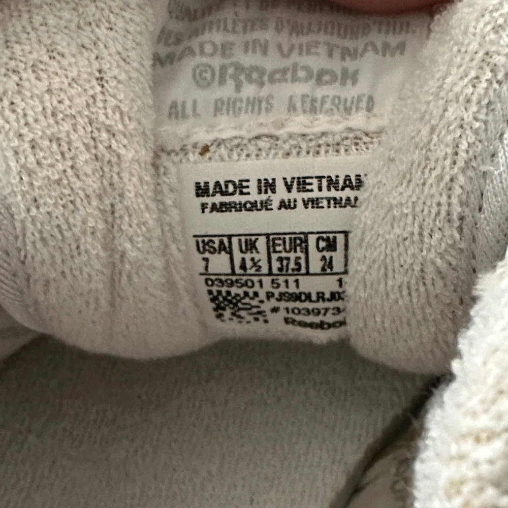 Reebok White Leather Trainers - Picture 2 of 8
